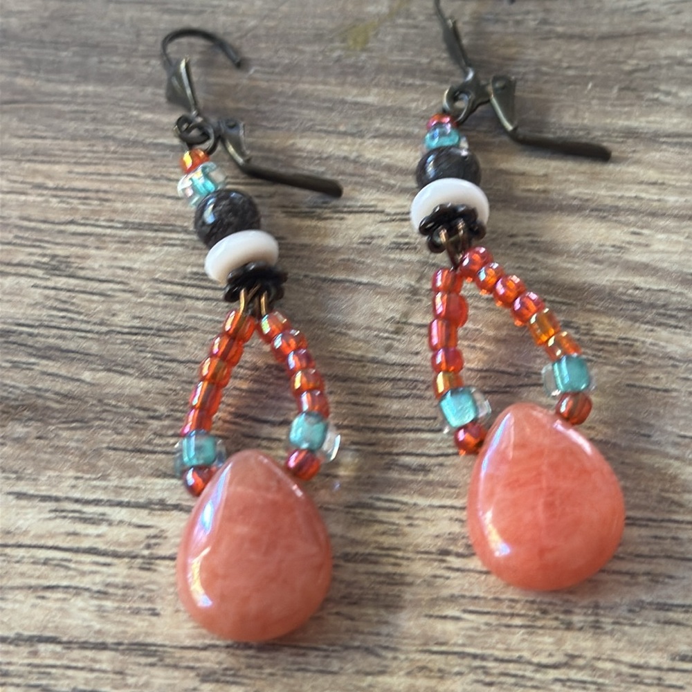 Beautiful handmade natural stone & glass bead Orange  dangle earrings NWOT!